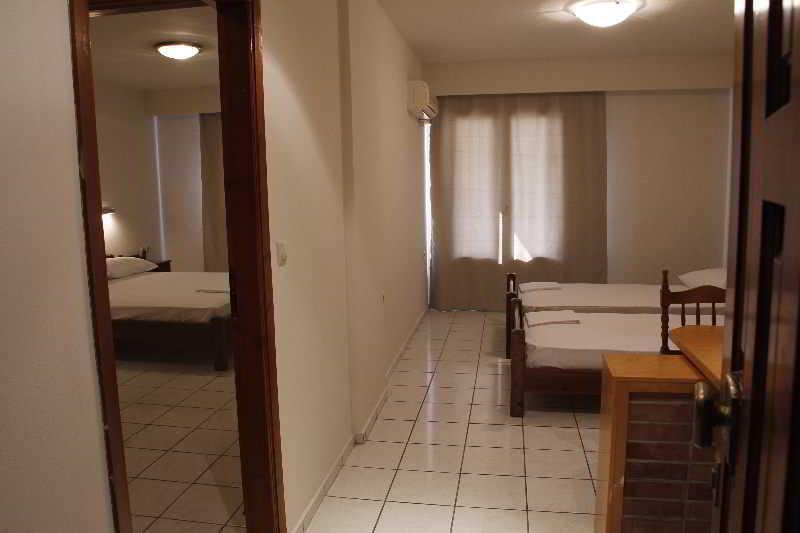 Athina Inn Херсонисос Екстериор снимка
