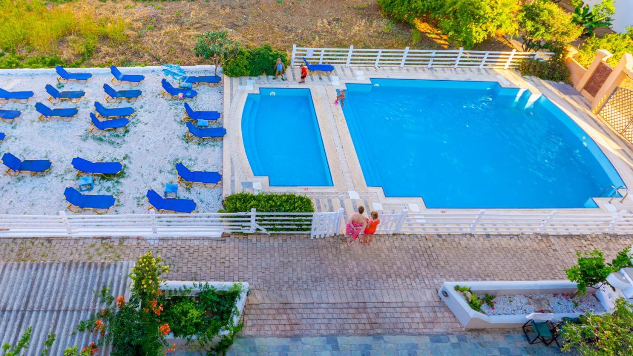 Athina Inn Херсонисос Екстериор снимка