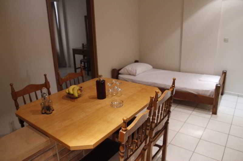 Athina Inn Херсонисос Екстериор снимка