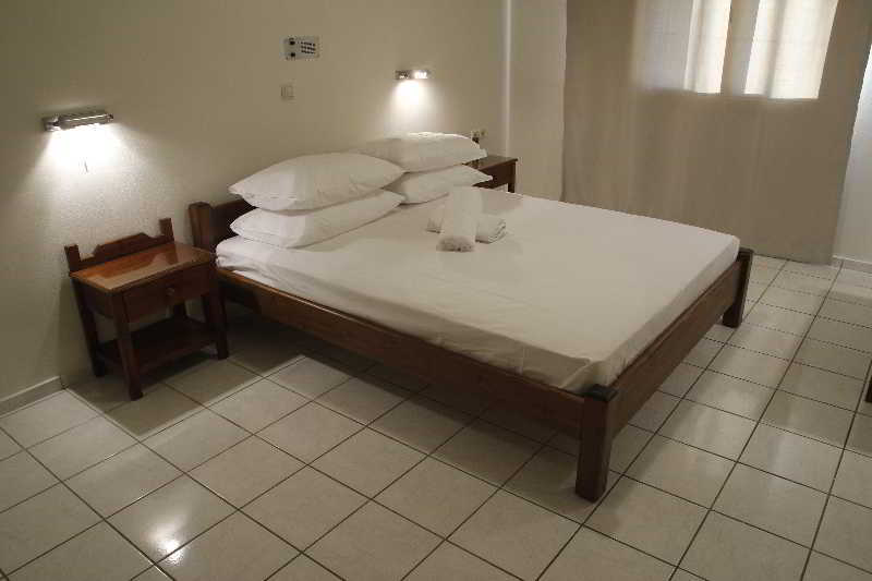 Athina Inn Херсонисос Екстериор снимка