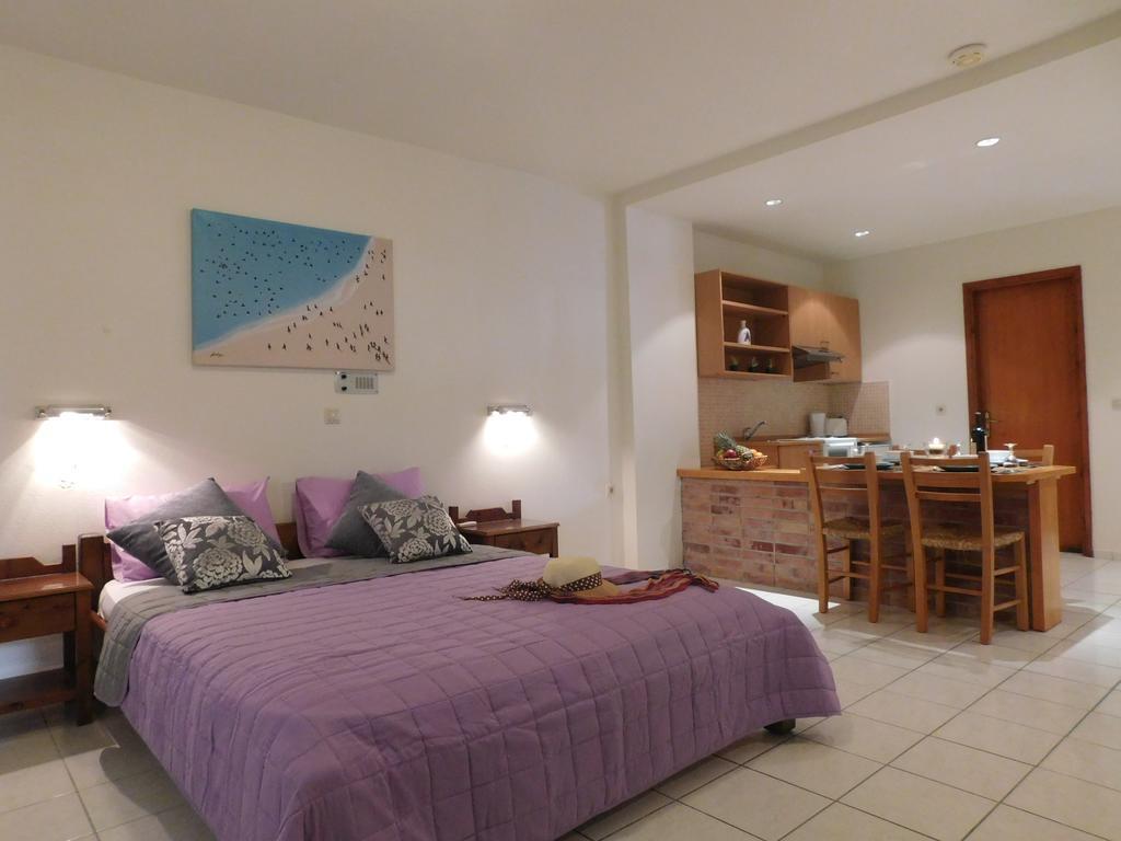 Athina Inn Херсонисос Екстериор снимка