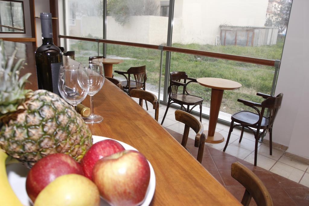 Athina Inn Херсонисос Екстериор снимка