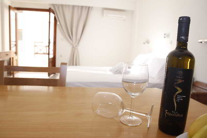 Athina Inn Херсонисос Екстериор снимка