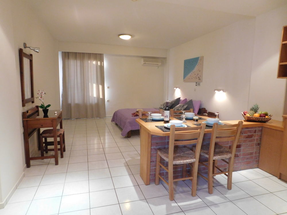 Athina Inn Херсонисос Екстериор снимка