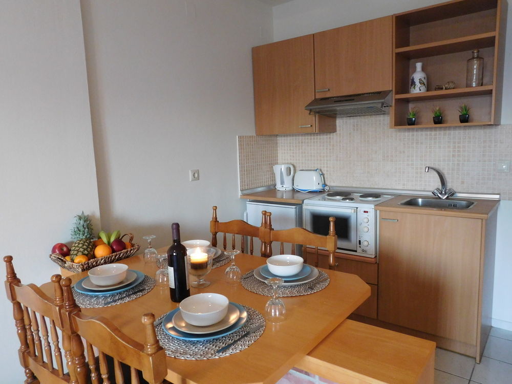 Athina Inn Херсонисос Екстериор снимка