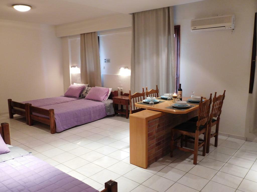 Athina Inn Херсонисос Екстериор снимка